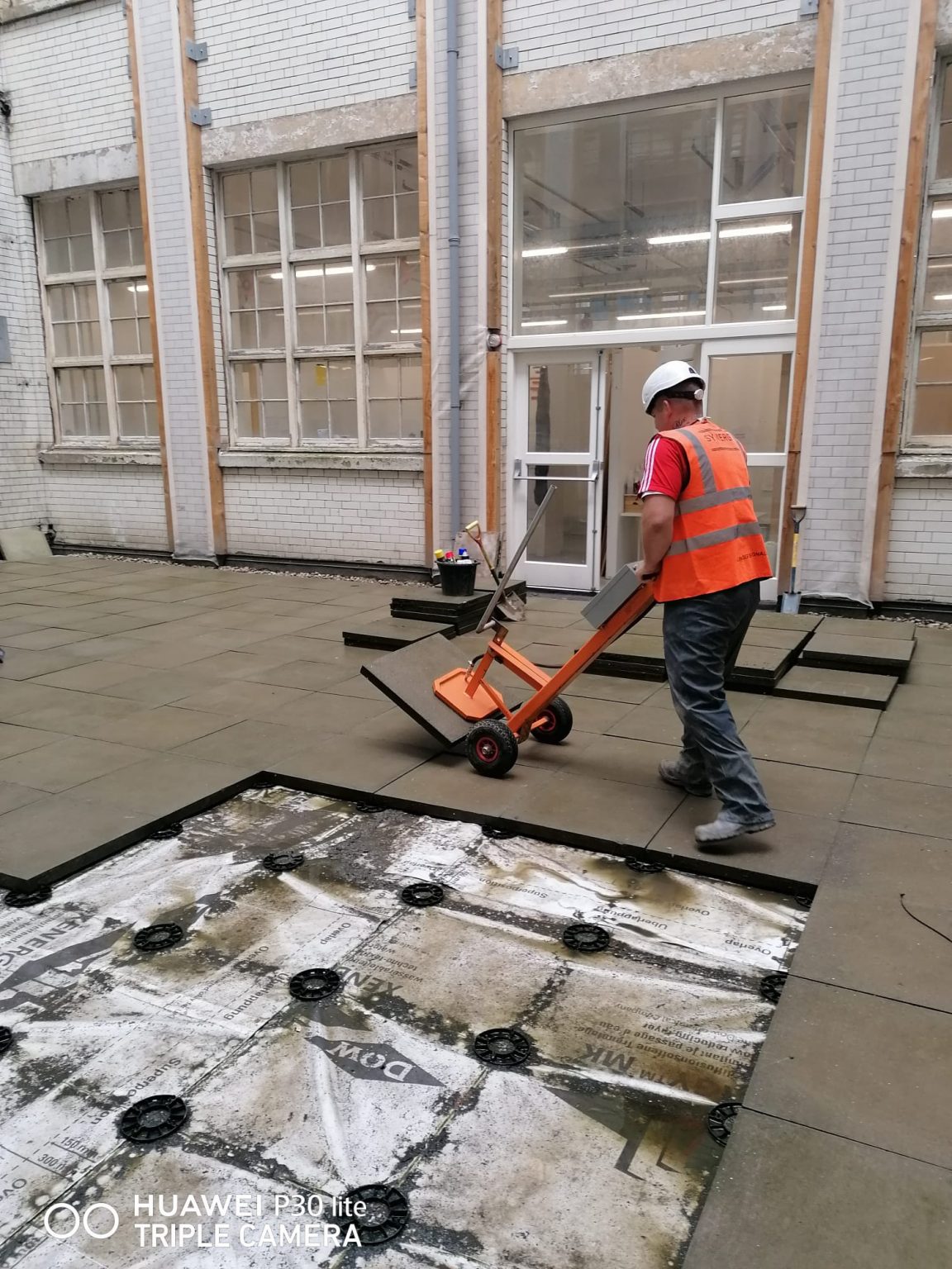 Lift Heavy Paving Slabs Easily with Slab Lifters Autem
